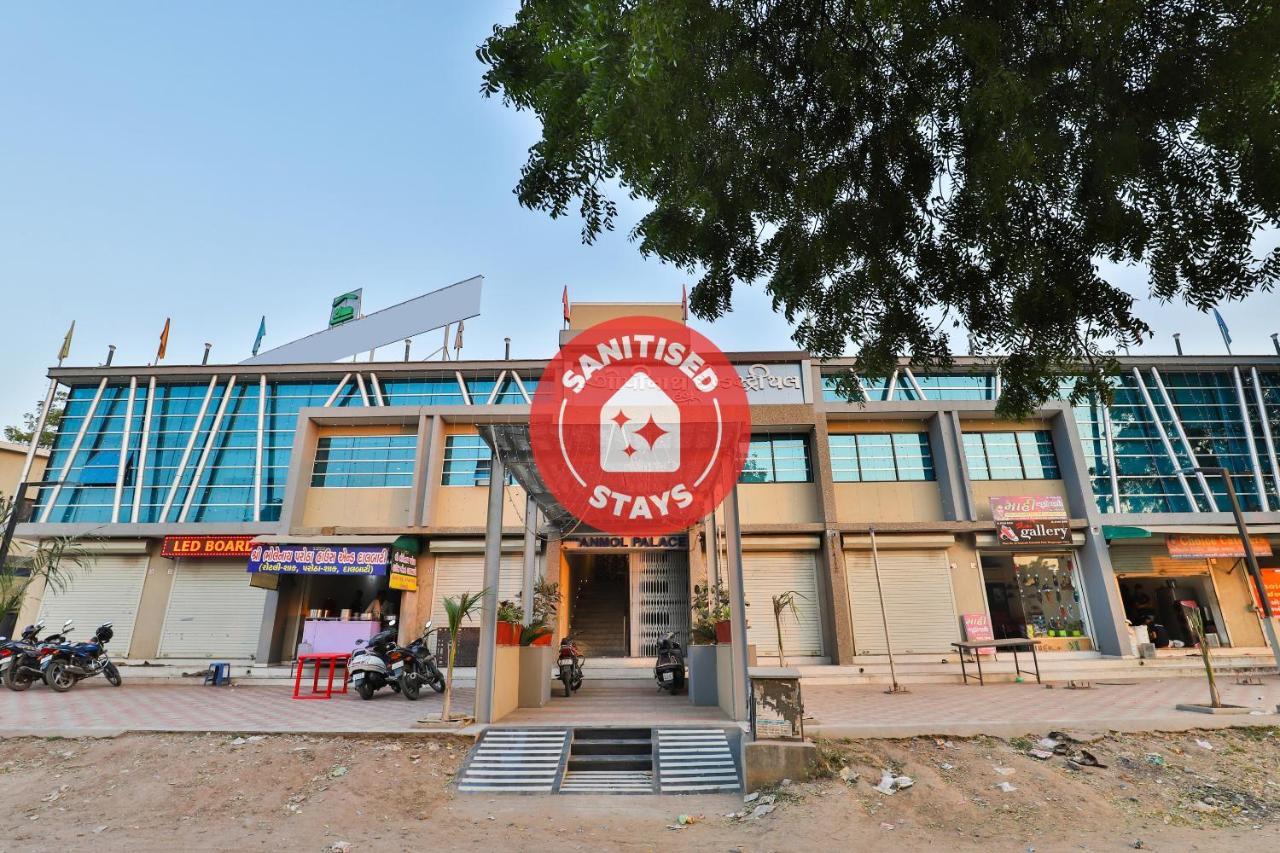 Oyo 23289 Hotel Anmol Palace Ahmedabad Exterior foto