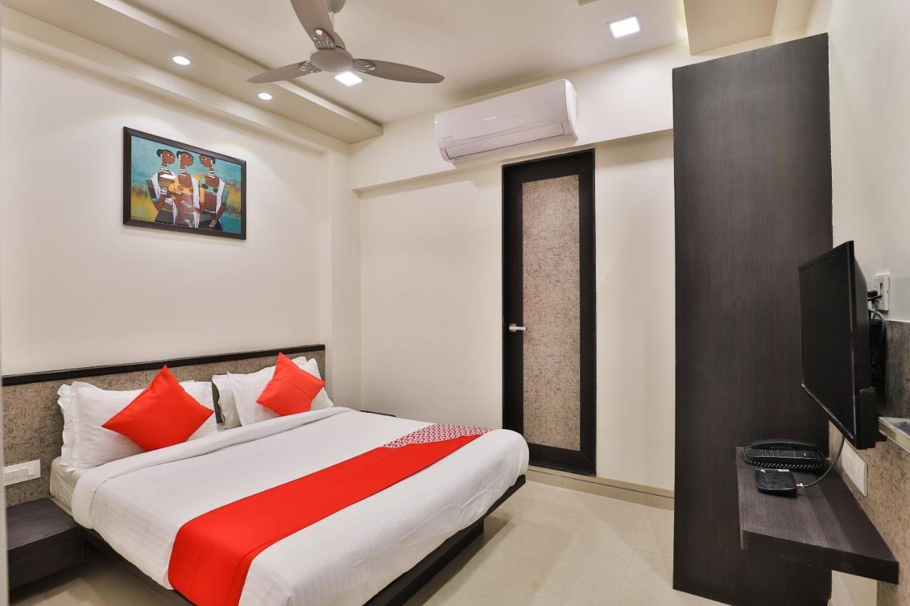 Oyo 23289 Hotel Anmol Palace Ahmedabad Exterior foto