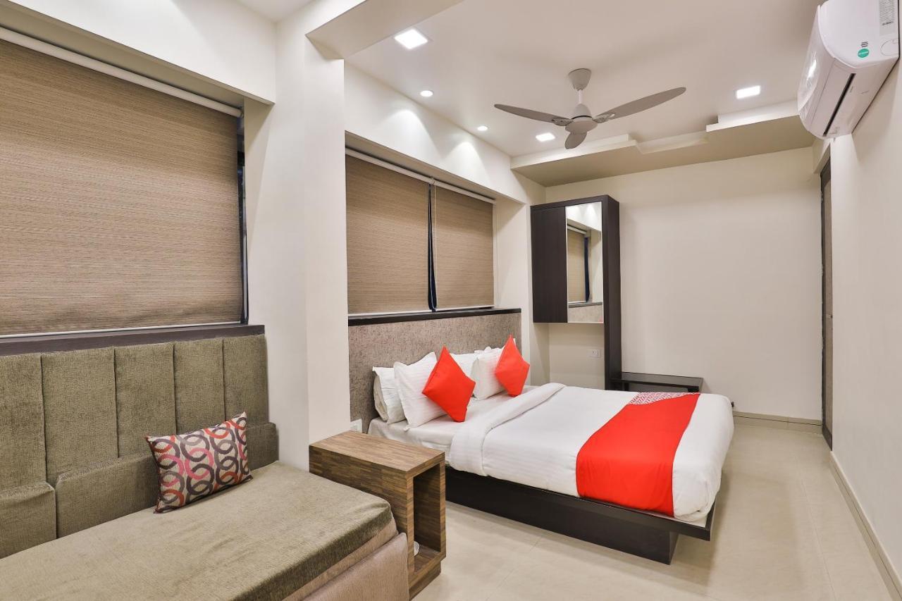 Oyo 23289 Hotel Anmol Palace Ahmedabad Exterior foto